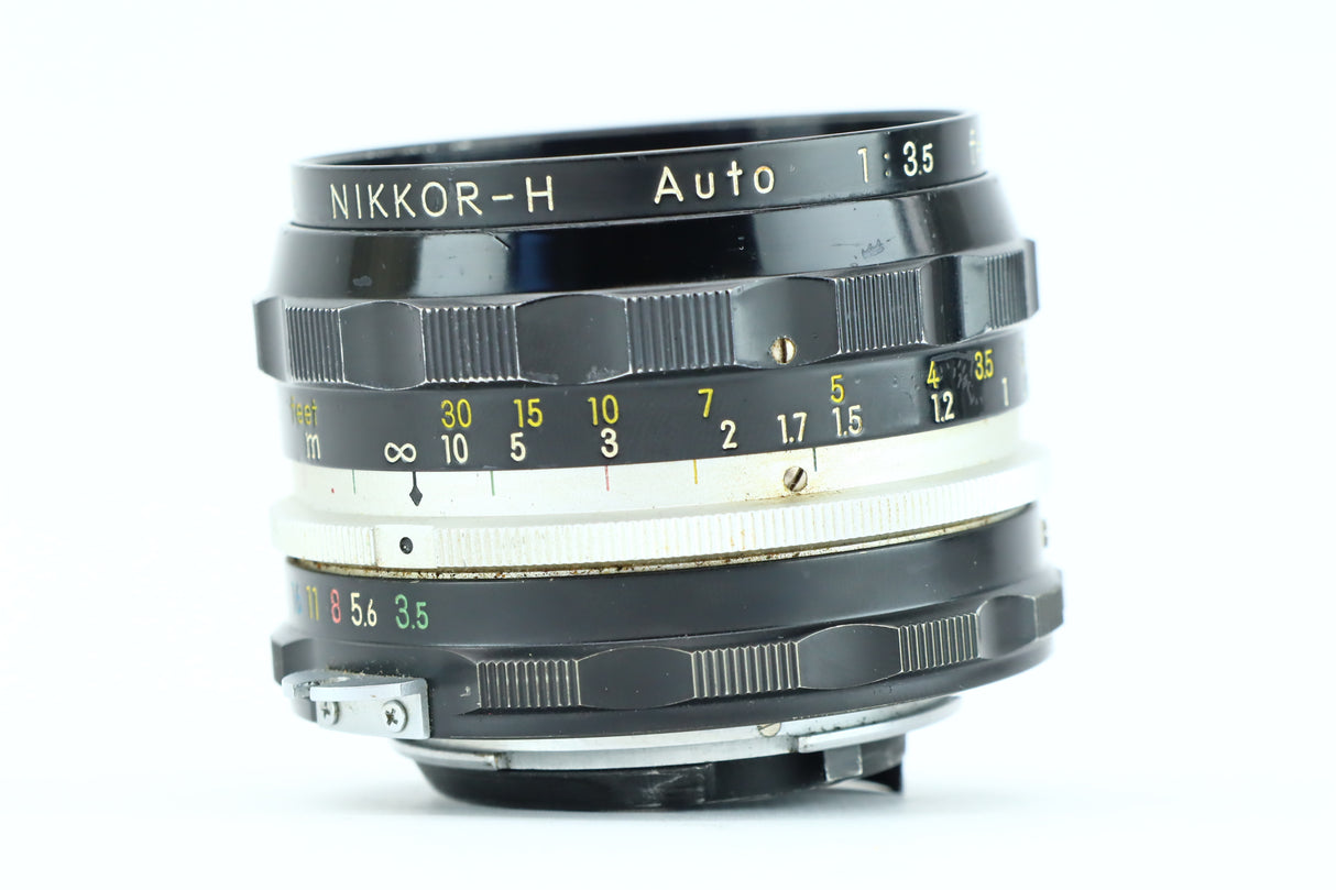 Nikon NIKKOR-H 28mm 3,5