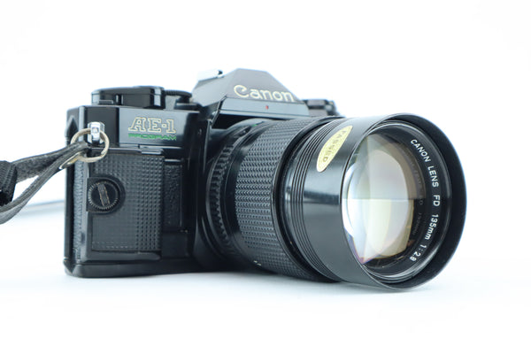 Canon AE-1 Program with Canon lens FD 135mm 2,8 – Hard to Find