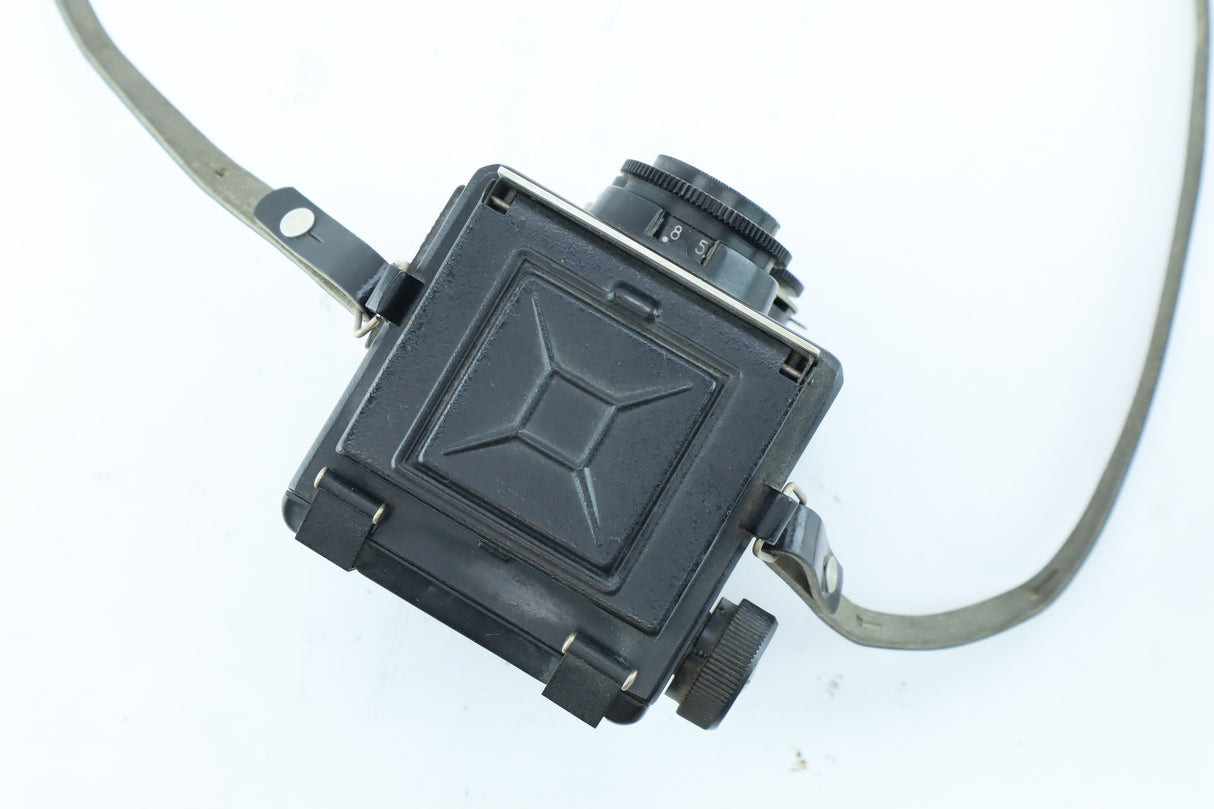 Lubitel 2 Medium Format TLR with T-22 75mm f/4.5