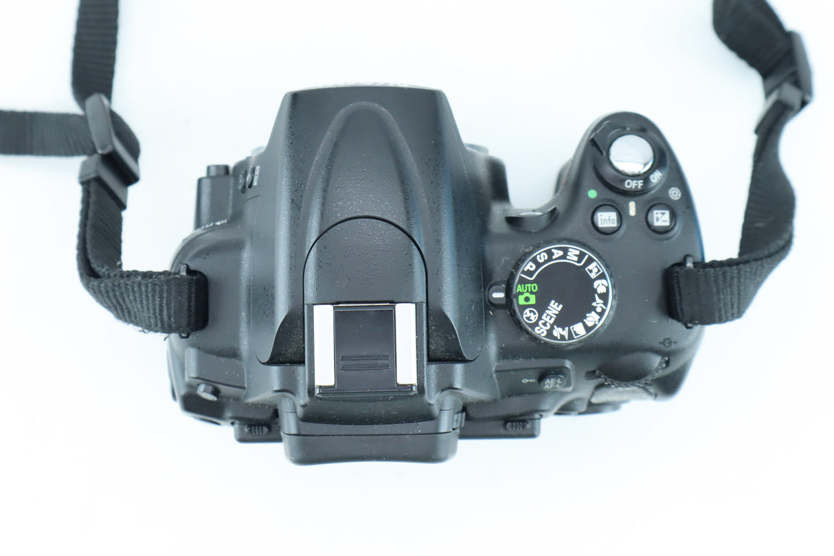 Nikon D5000