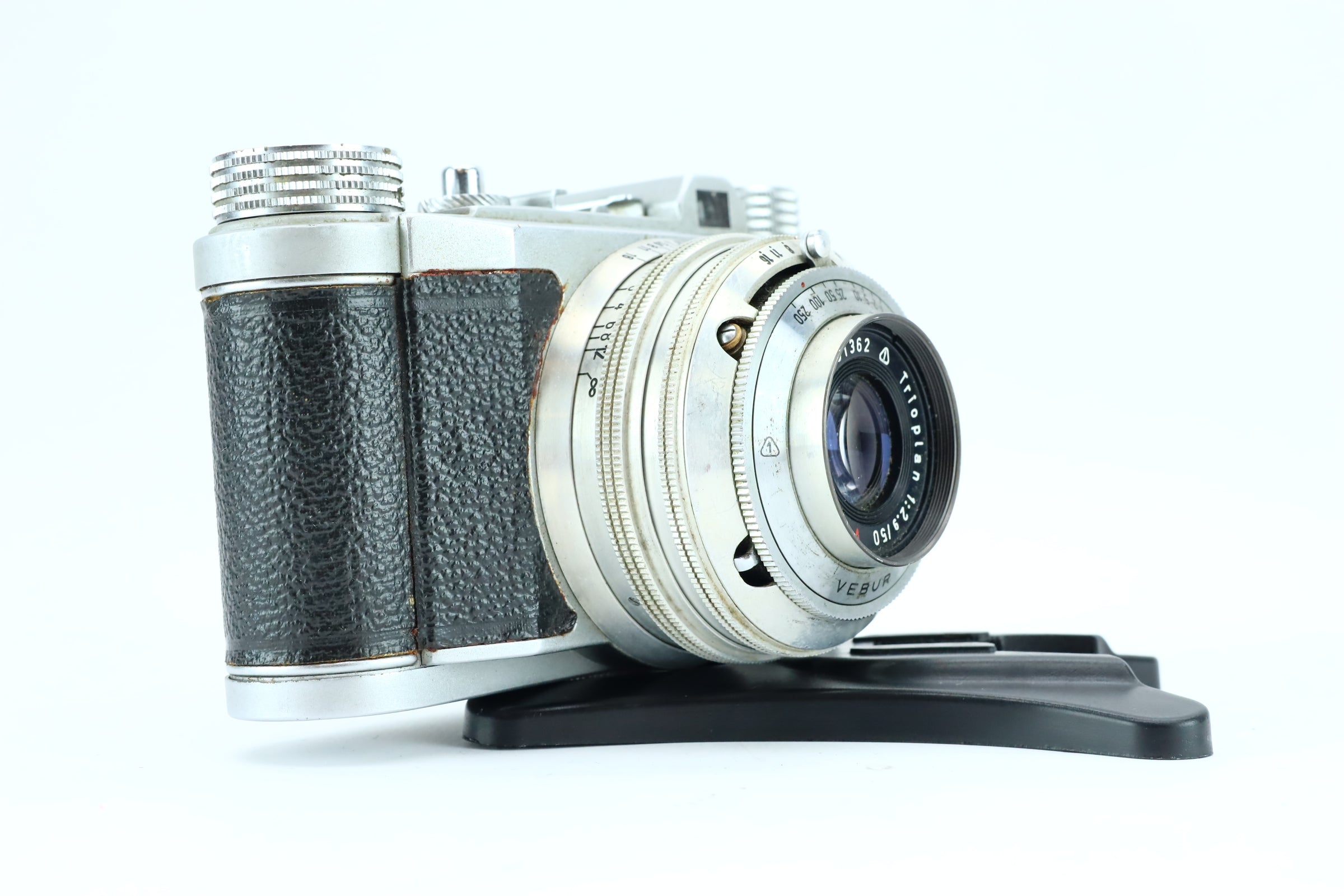 Altix / Meyer-Optik Trioplan 50mm f/2.9 – Hard to Find Altix / Meyer-Optik Trioplan 50mm f/2.9 – Hard to Find