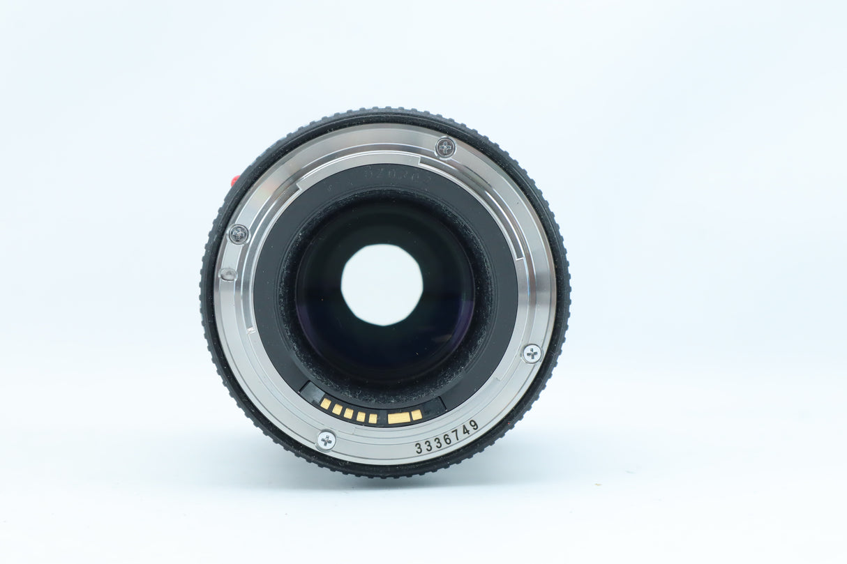 Canon EF 100mm f/2.8 Macro IS USM