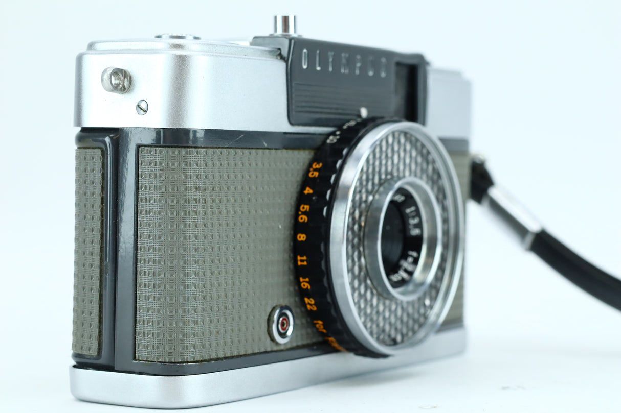 Olympus PEN EE,  D.Zuiko 28mm f/3.5