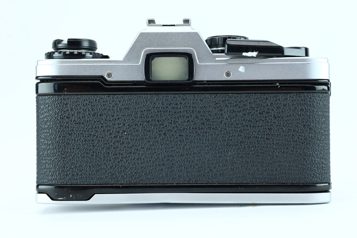 Olympus OM-10  + Vivitar 70–150mm f/3.8