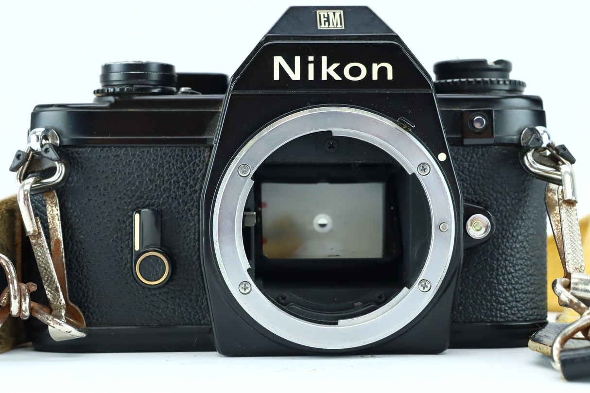 Nikon EM (SN: 7473415) – Body Only