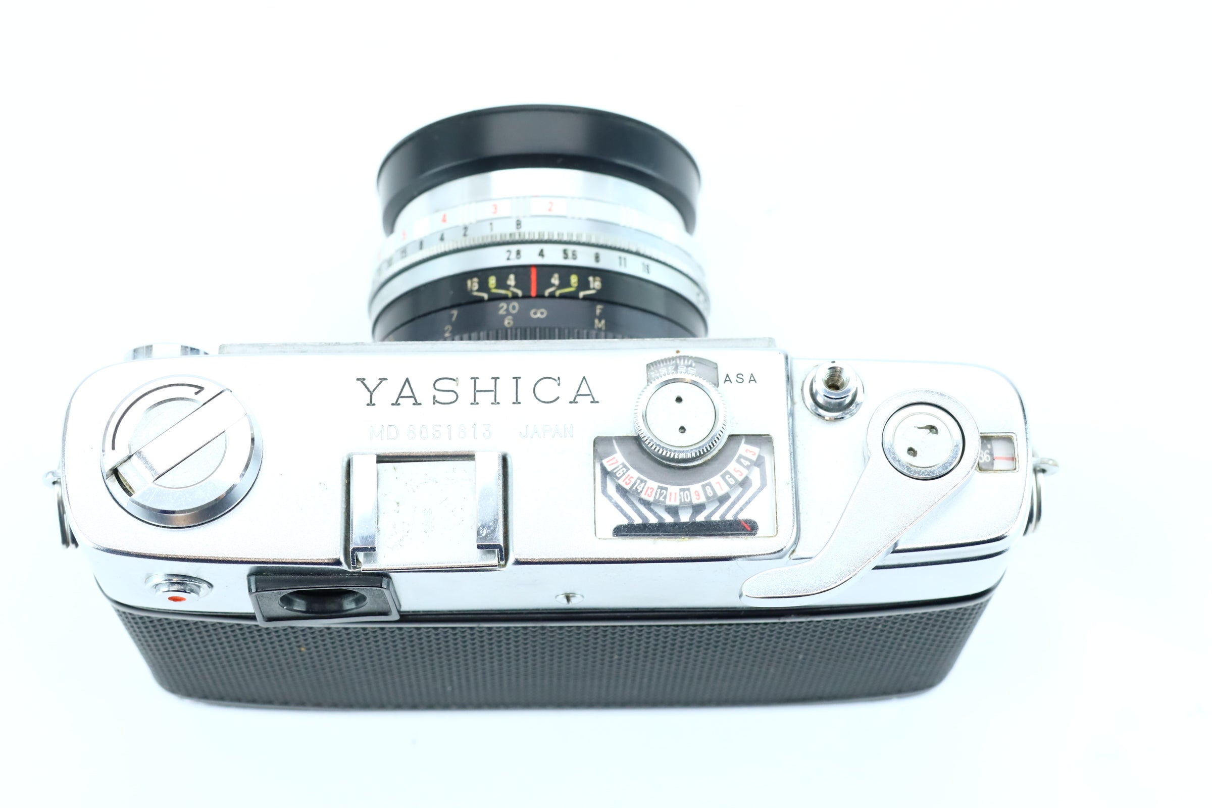 Yashica Electro 35 GS (SN: 01132811) + Color-Yashinon DX 45mm f