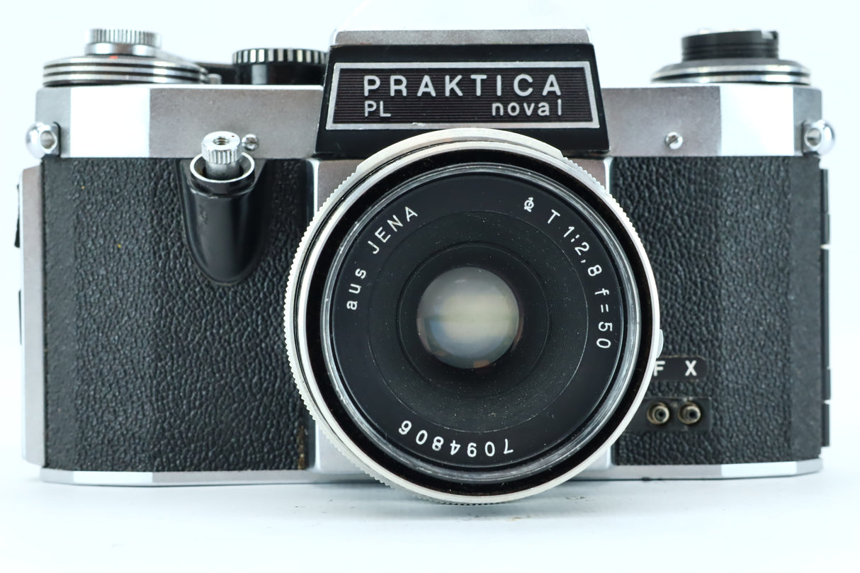 Praktica PL Nova I + aus Jena 50mm f/2.8