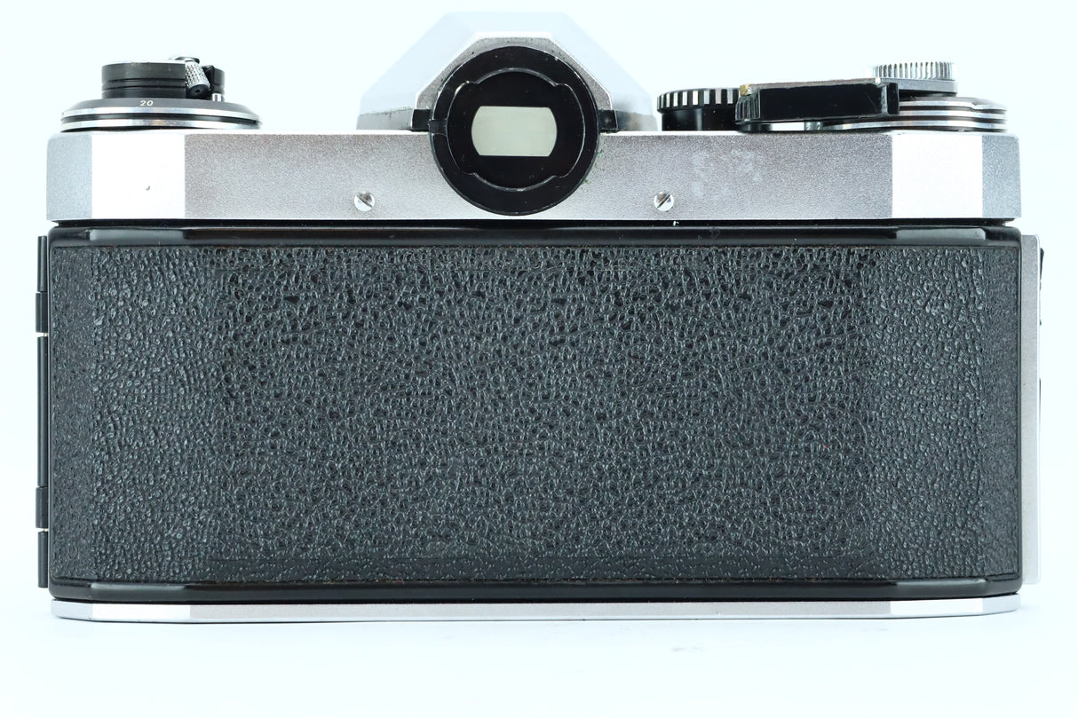 Praktica PL Nova I + aus Jena 50mm f/2.8