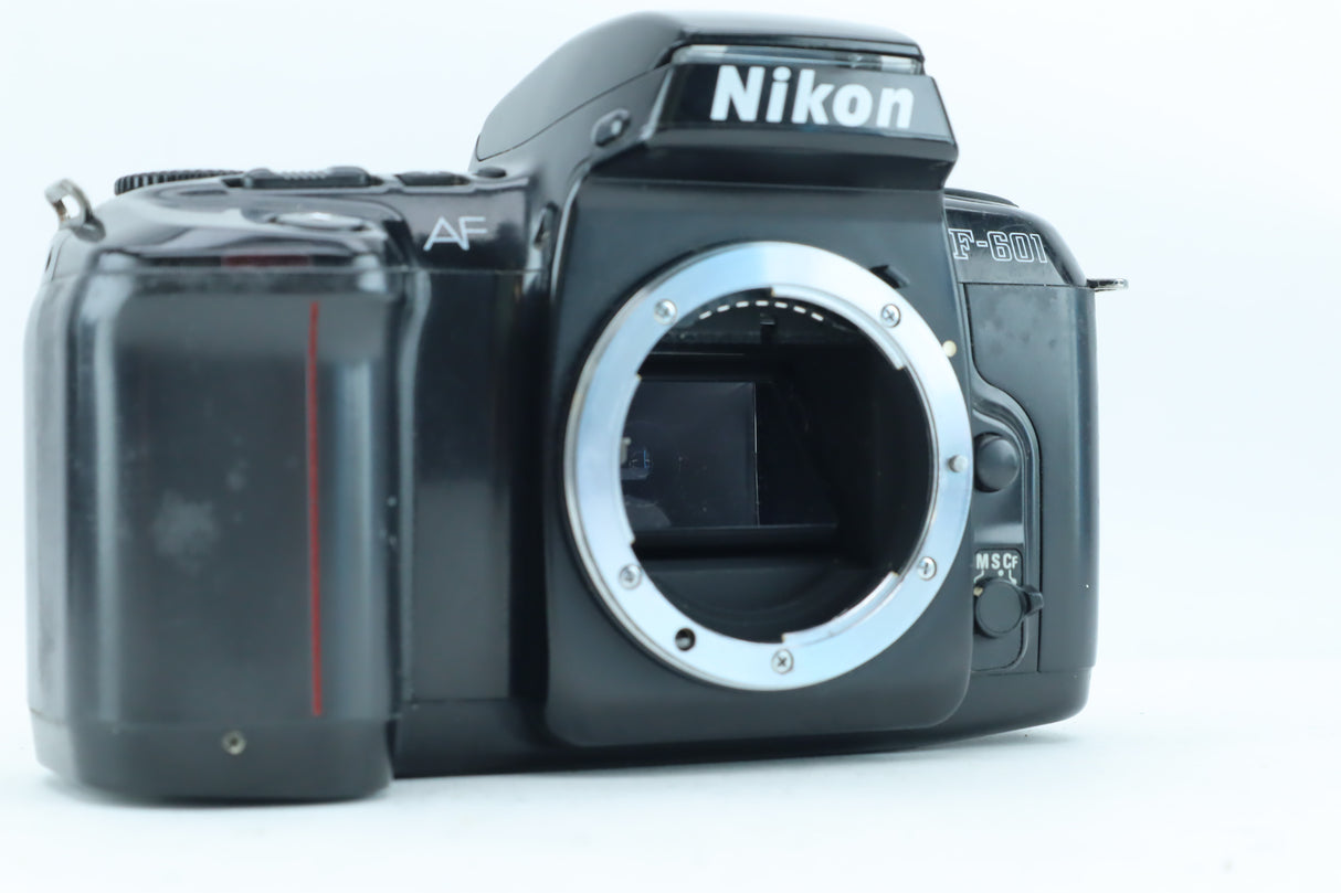 Nikon F-601 35mm SLR