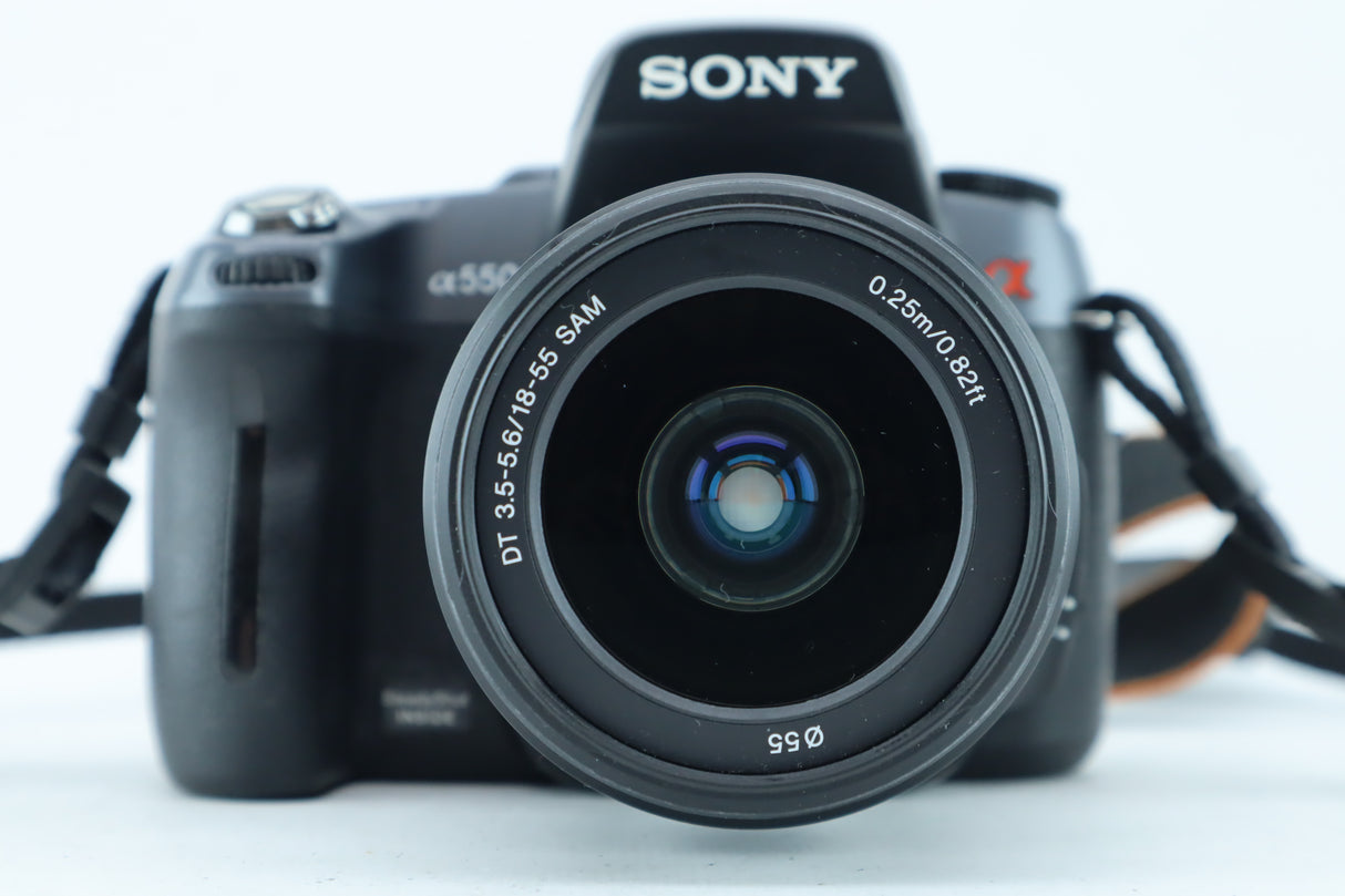 Sony A550 with 3,5-5,6/18-55mm SAM