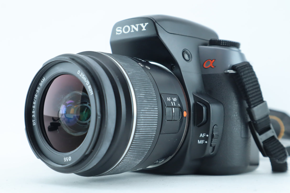Sony A550 with 3,5-5,6/18-55mm SAM