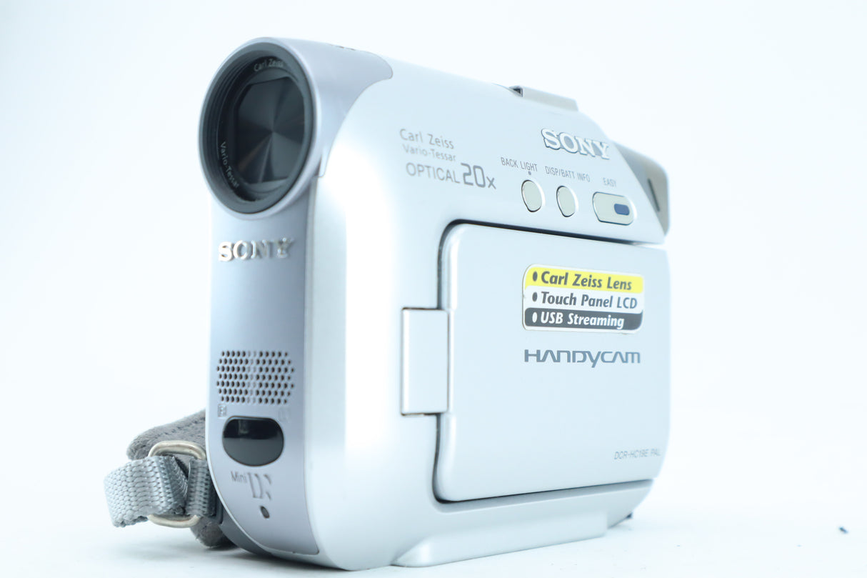 Sony handycam HC19E with 1,8/2,3-46mm