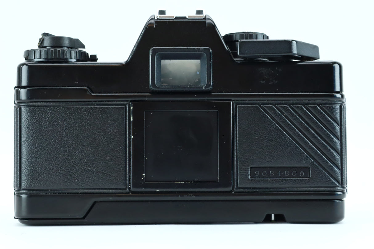 Praktica BCA electronic (SN: 9081800) + Pentacon Prakticar 50mm f/2.4 MC