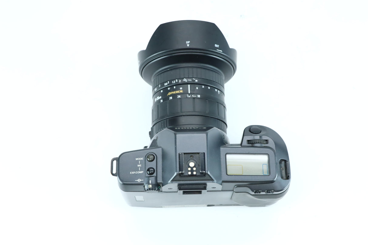 Canon EOS 600 + Sigma Zoom 18–35mm f/3.5–4.5