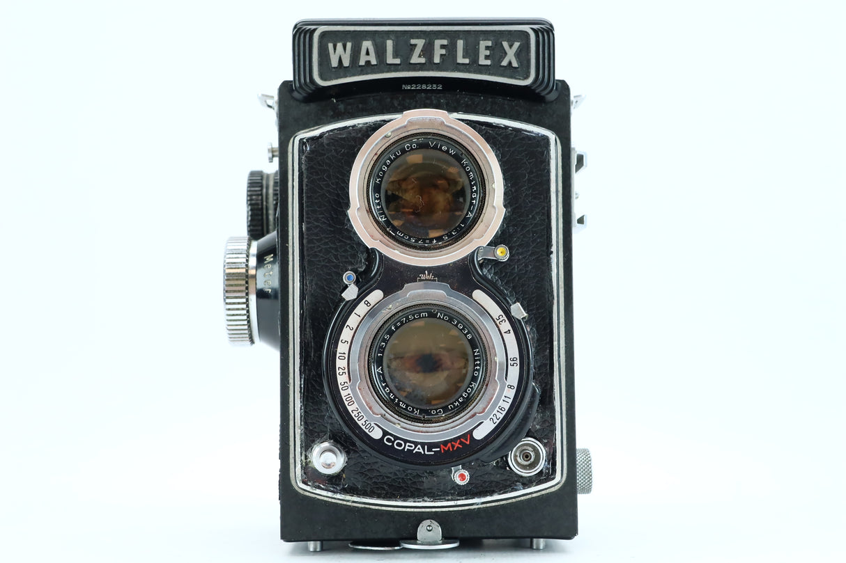 Walzflex TLR + Kominar 75mm f/3.5 (Copal-MXV Shutter)