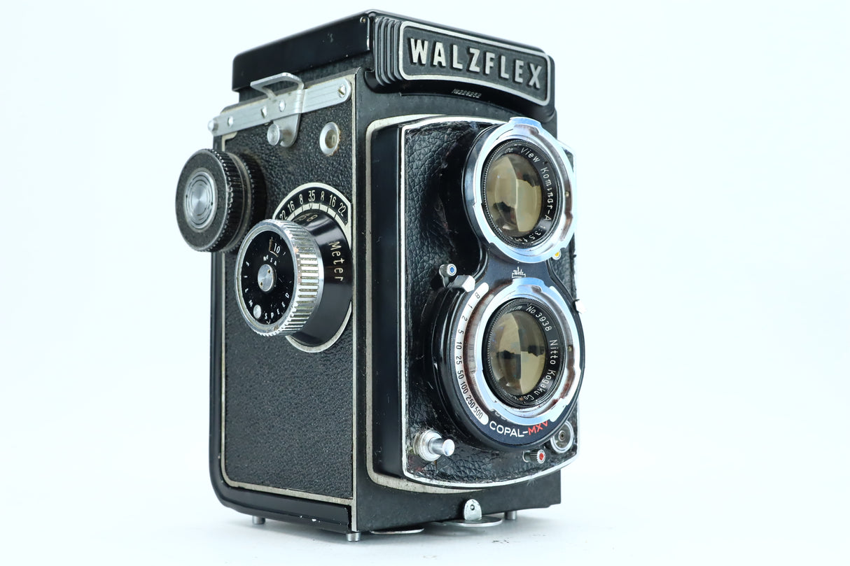 Walzflex TLR + Kominar 75mm f/3.5 (Copal-MXV Shutter)