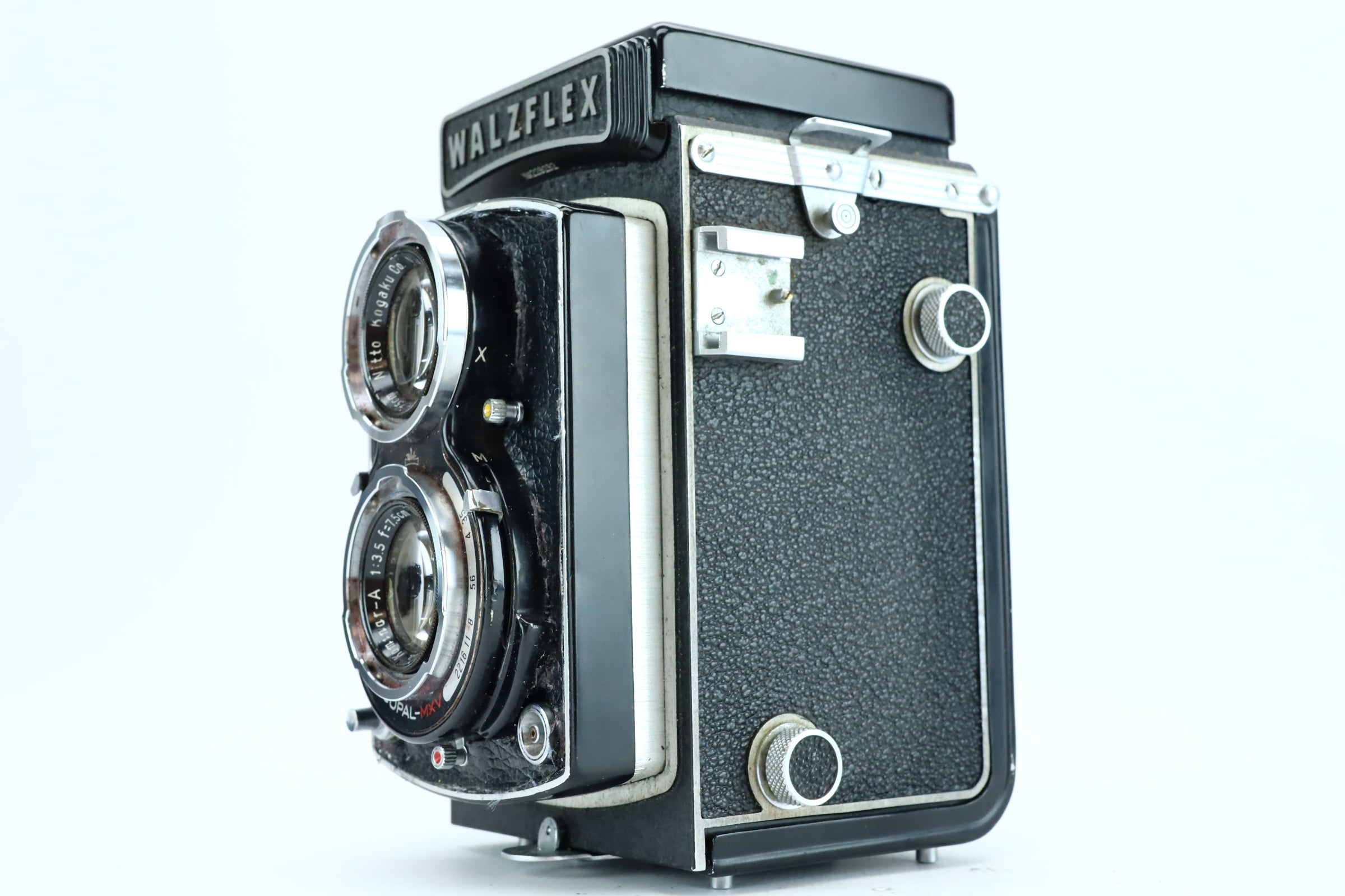 Walzflex TLR + Kominar 75mm f/3.5 (Copal-MXV Shutter) – Hard to