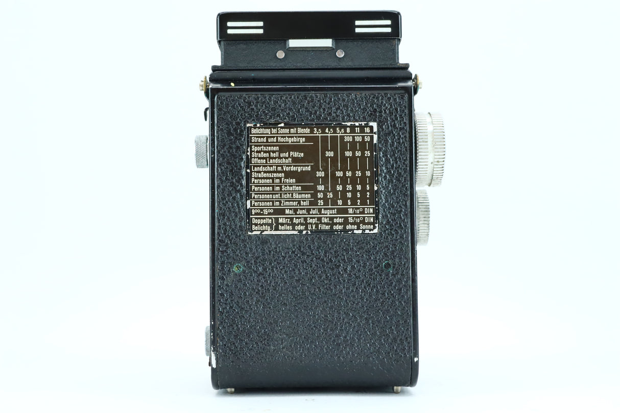 Rolleicord + Carl Zeiss Triotar 75mm f/3.5 – Classic Twin-Lens Reflex Camera