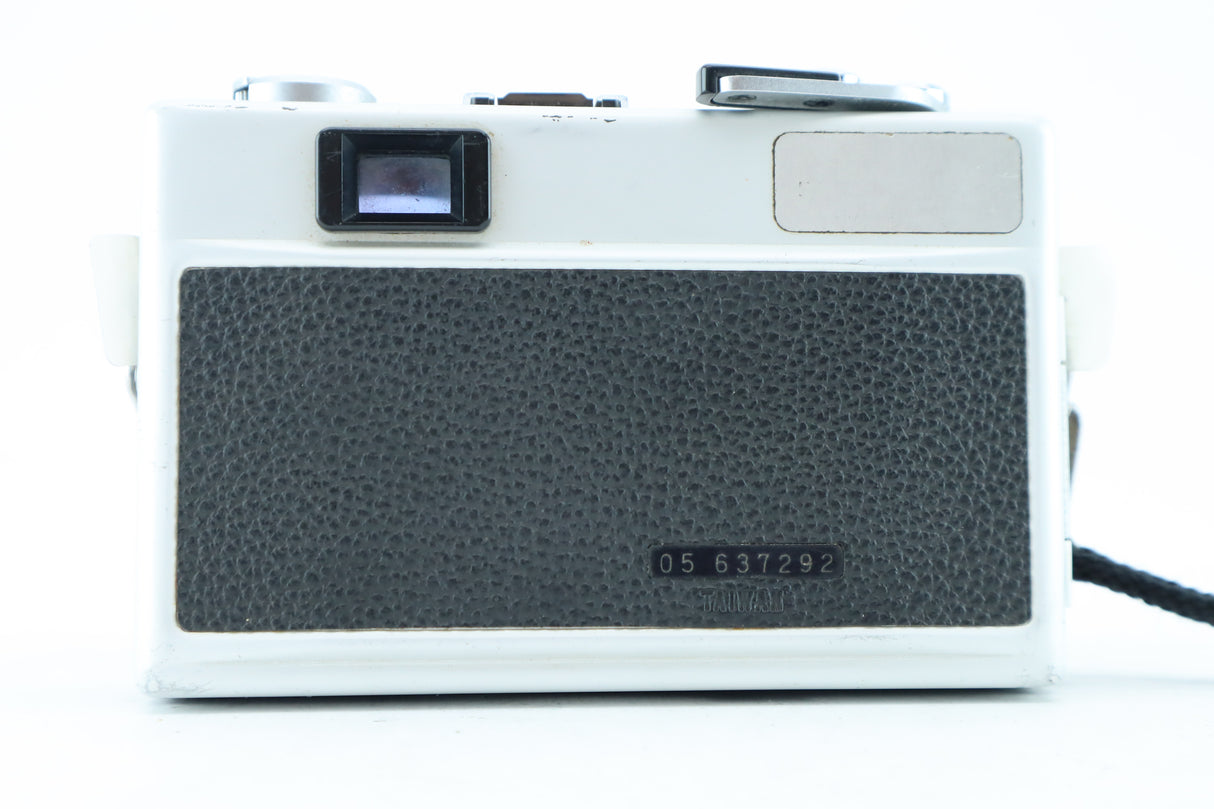 Ricoh 500G with Rikenon 40mm 2,8