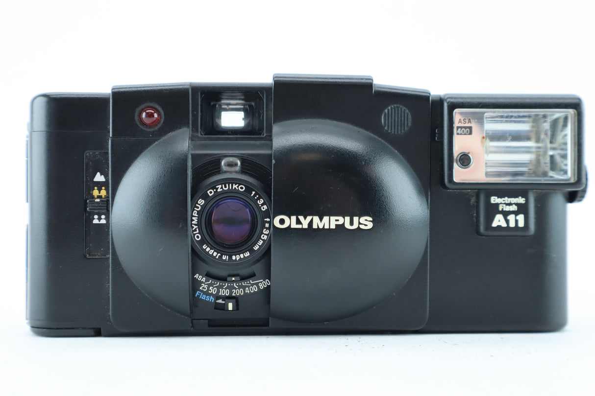 Olympus XA2 3,5/35mm with Electronic Flash A11