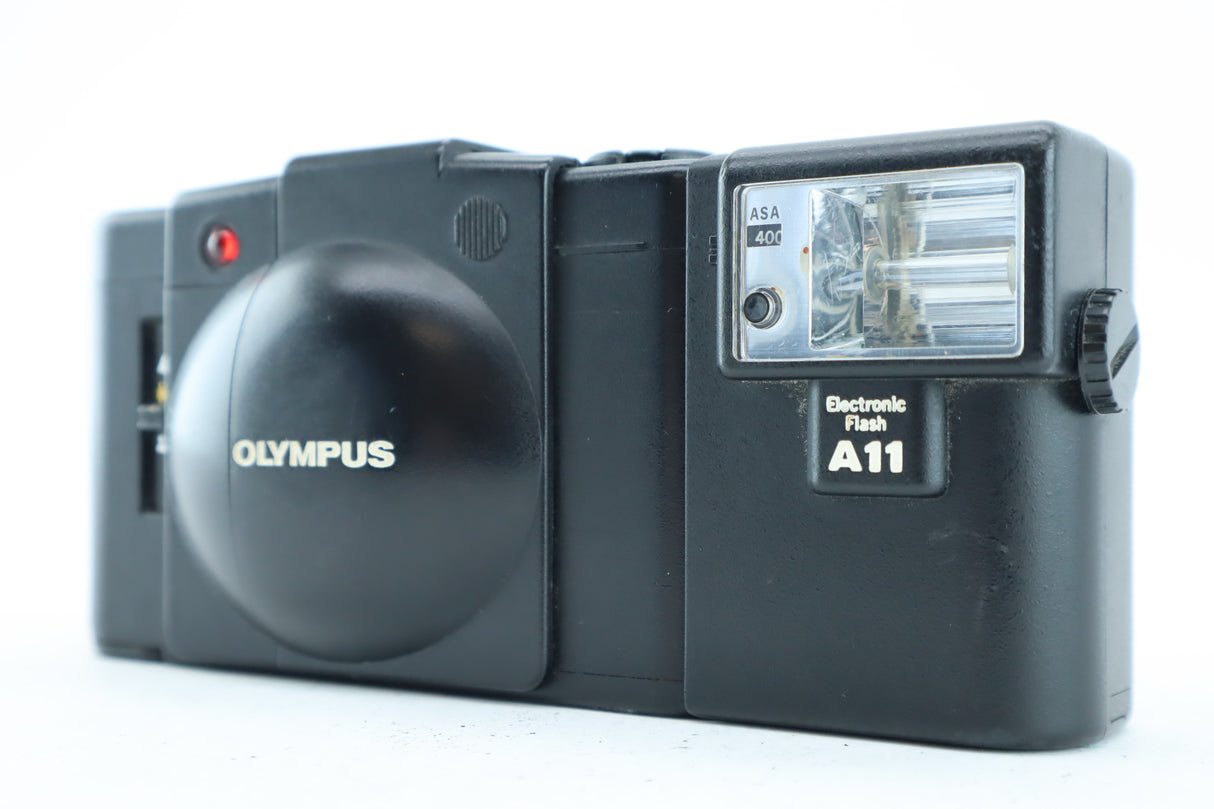 Olympus XA2 3,5/35mm with Electronic Flash A11
