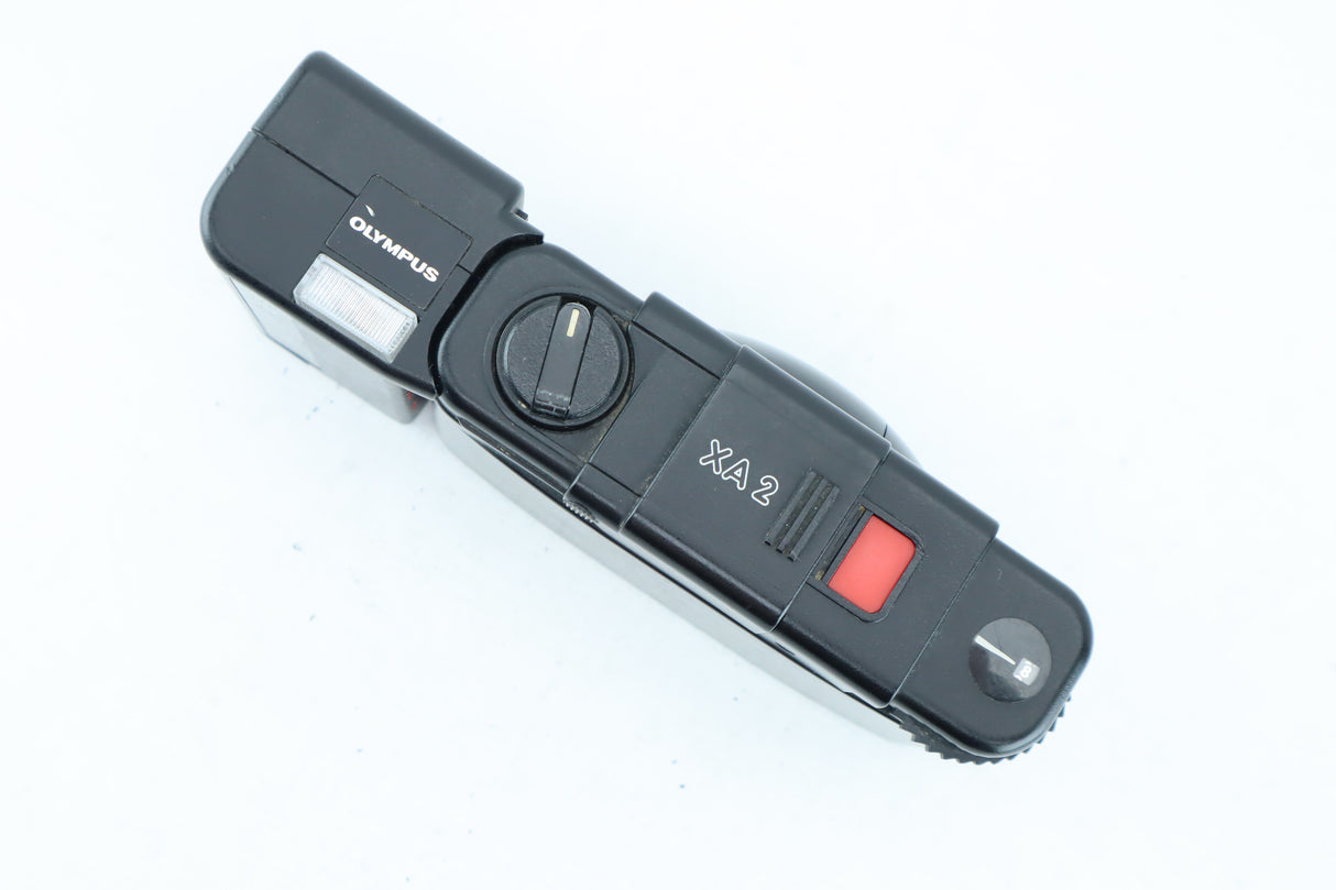 Olympus XA2 3,5/35mm with Electronic Flash A11