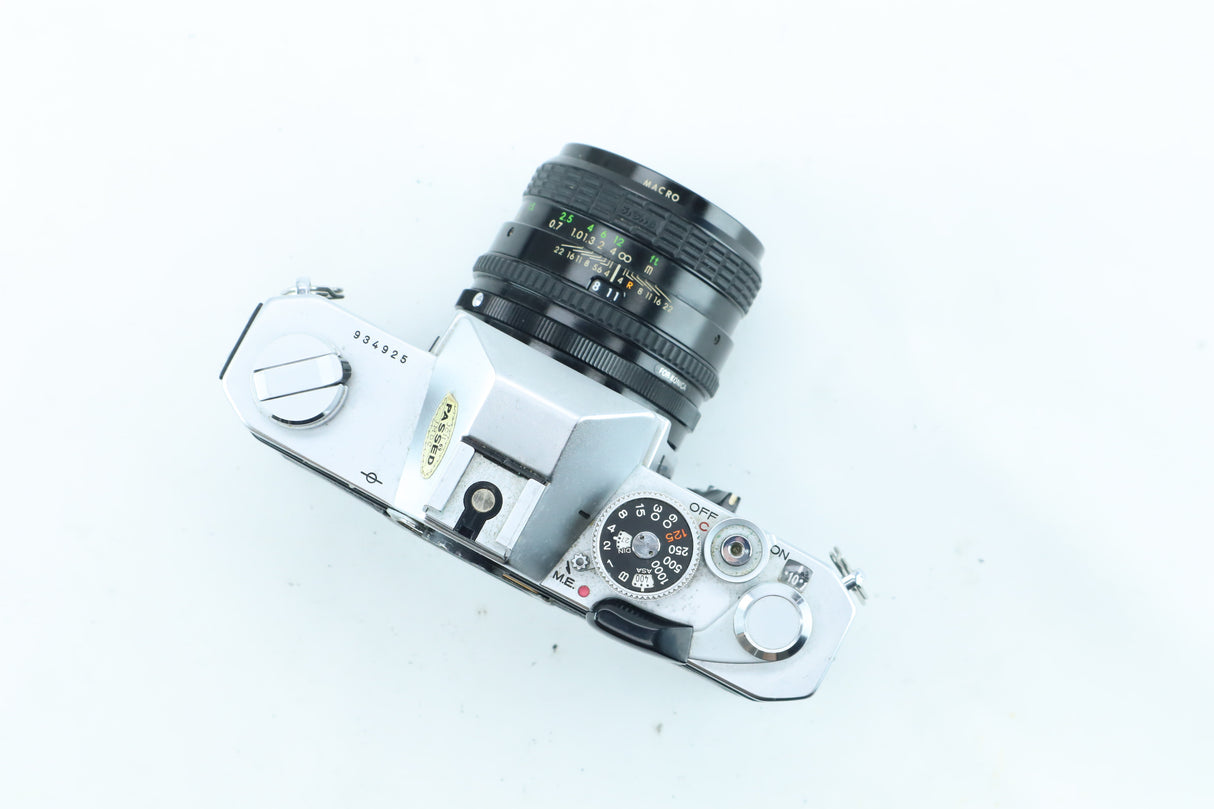 Konica Autoreflex T3 35mm SLR Kit with Sigma Mini-Wide 28mm f/2.8 Multi-Coated