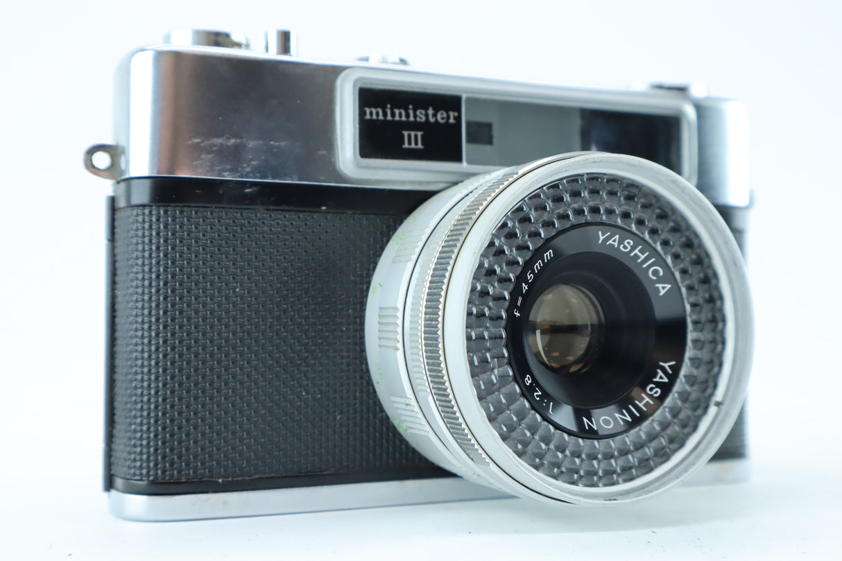 Yahica Minister III with Yashinon 2,8/45mm