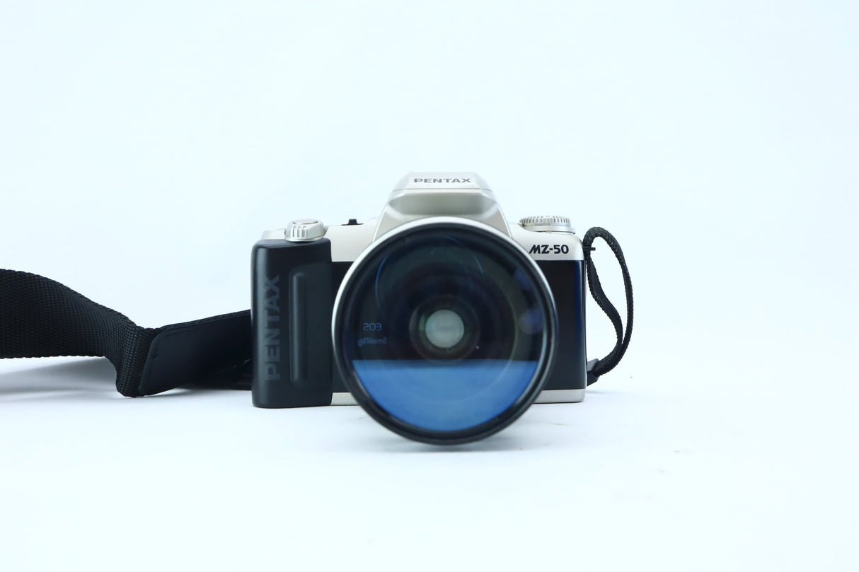 Pentax MZ-50 + SMC Pentax-FA 28-80mm f/3.5-5.6