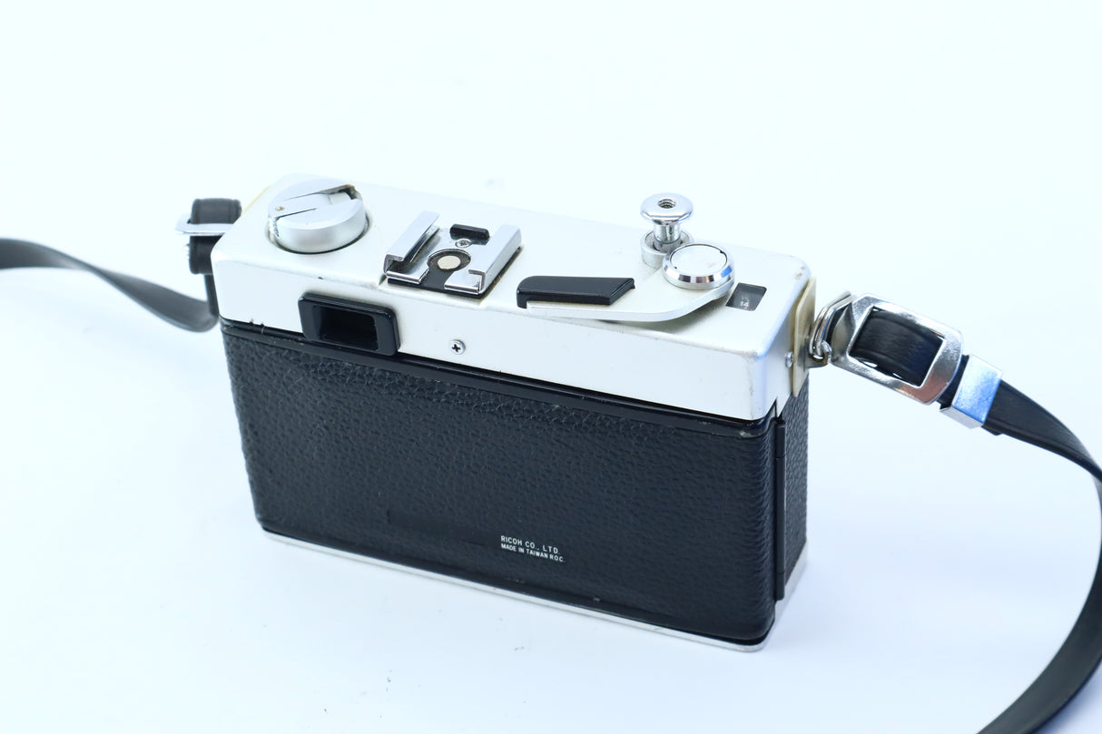 Ricoh ST with Kikenon 40mm f/2.8