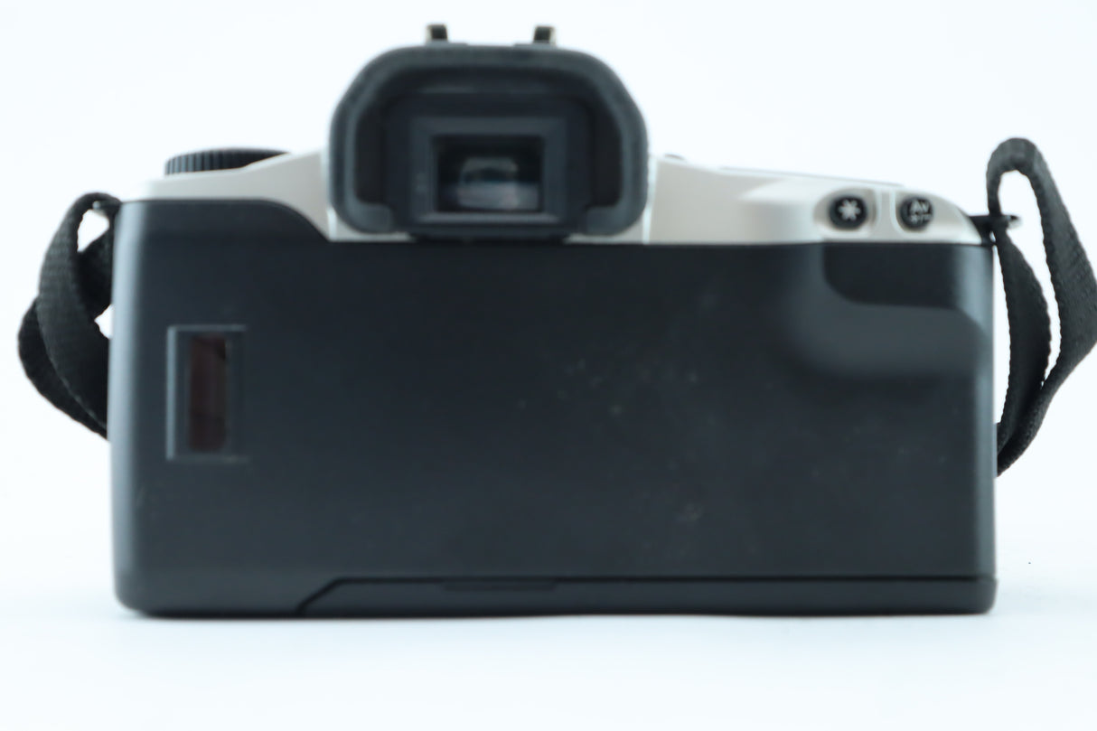 Canon EOS 300 with EF 28-90mmm 4-5,6