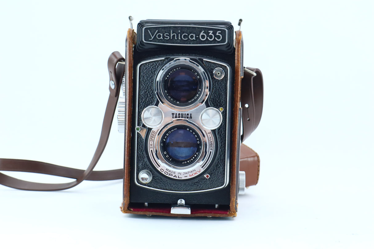 Yashica-635 with Yashikor 80mm f/3.5 Lens