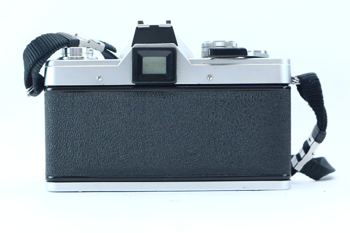 Praktica Super TL3 with Meyer-Optik Görlitz Domiplan 50mm f/2.8 Lens