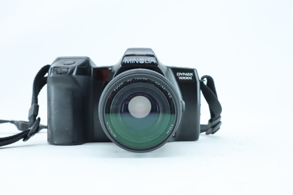 Minolta Dynax 7000i 35mm SLR Kit with AF Zoom 35-105mm f/3.5