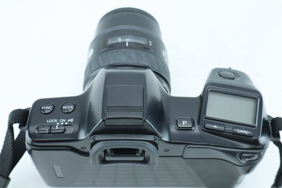 Minolta Dynax 7000i 35mm SLR Kit with AF Zoom 35-105mm f/3.5