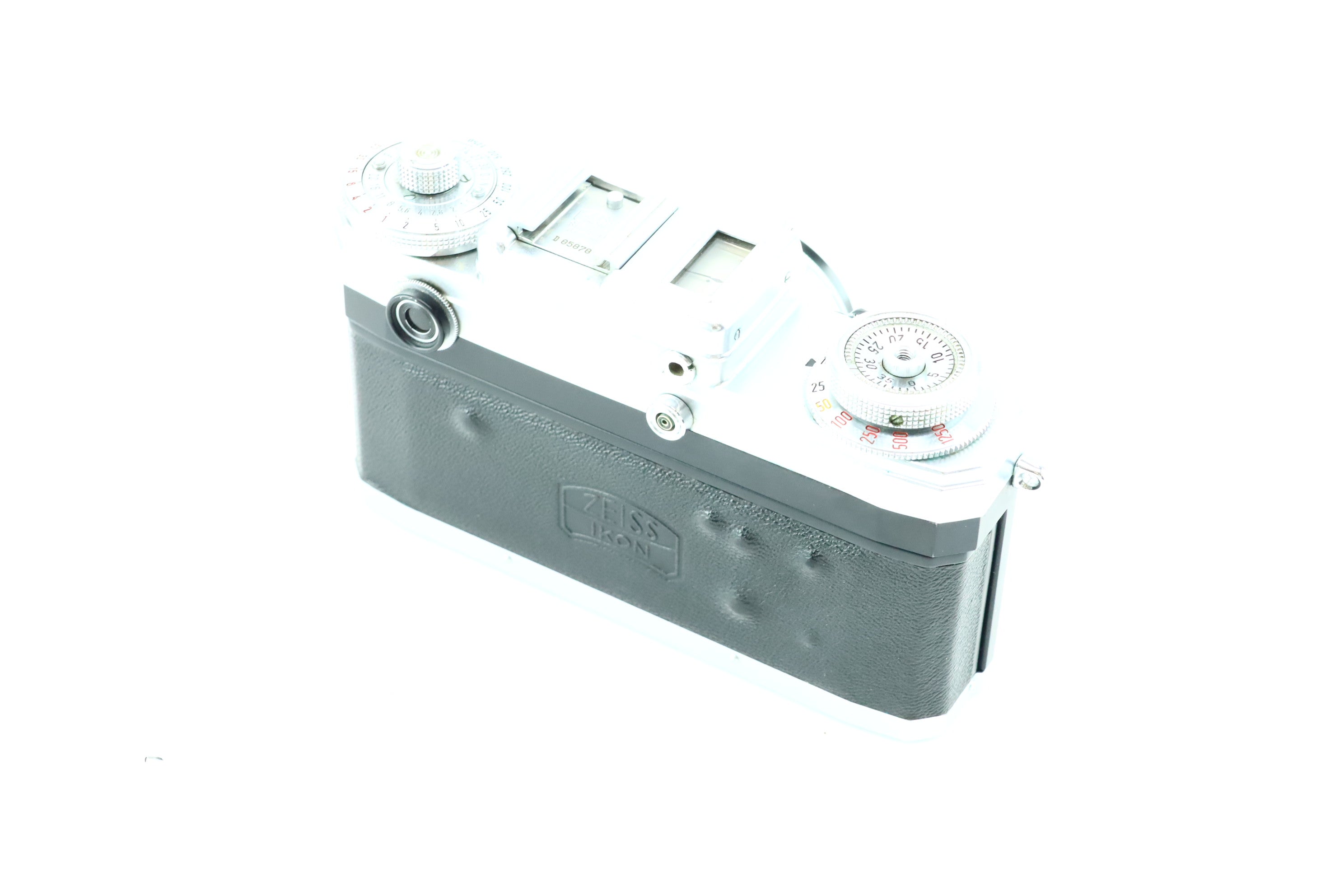 Zeiss Ikon Contax with Carl Zeiss Sonnar 1:2 f=50mm lens – Hard to
