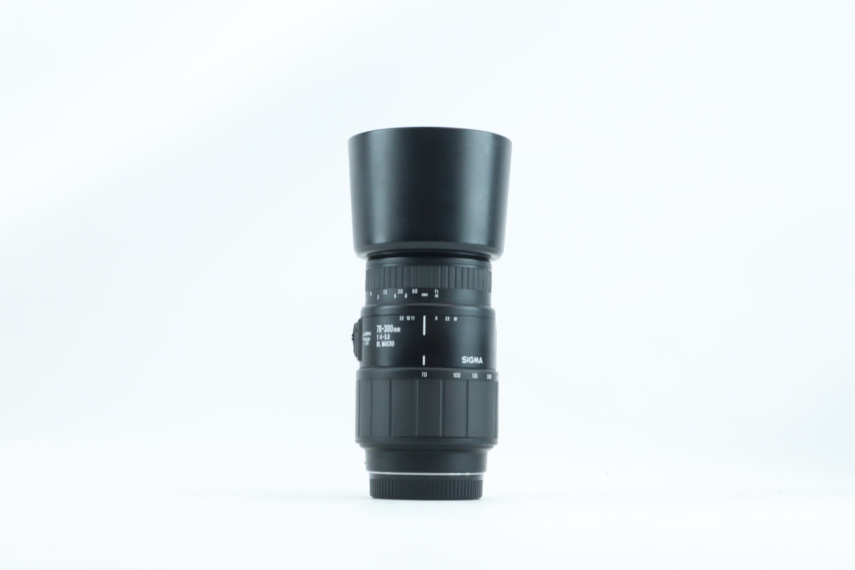 Sigma 70-300mm f/4-5.6 DL Macro