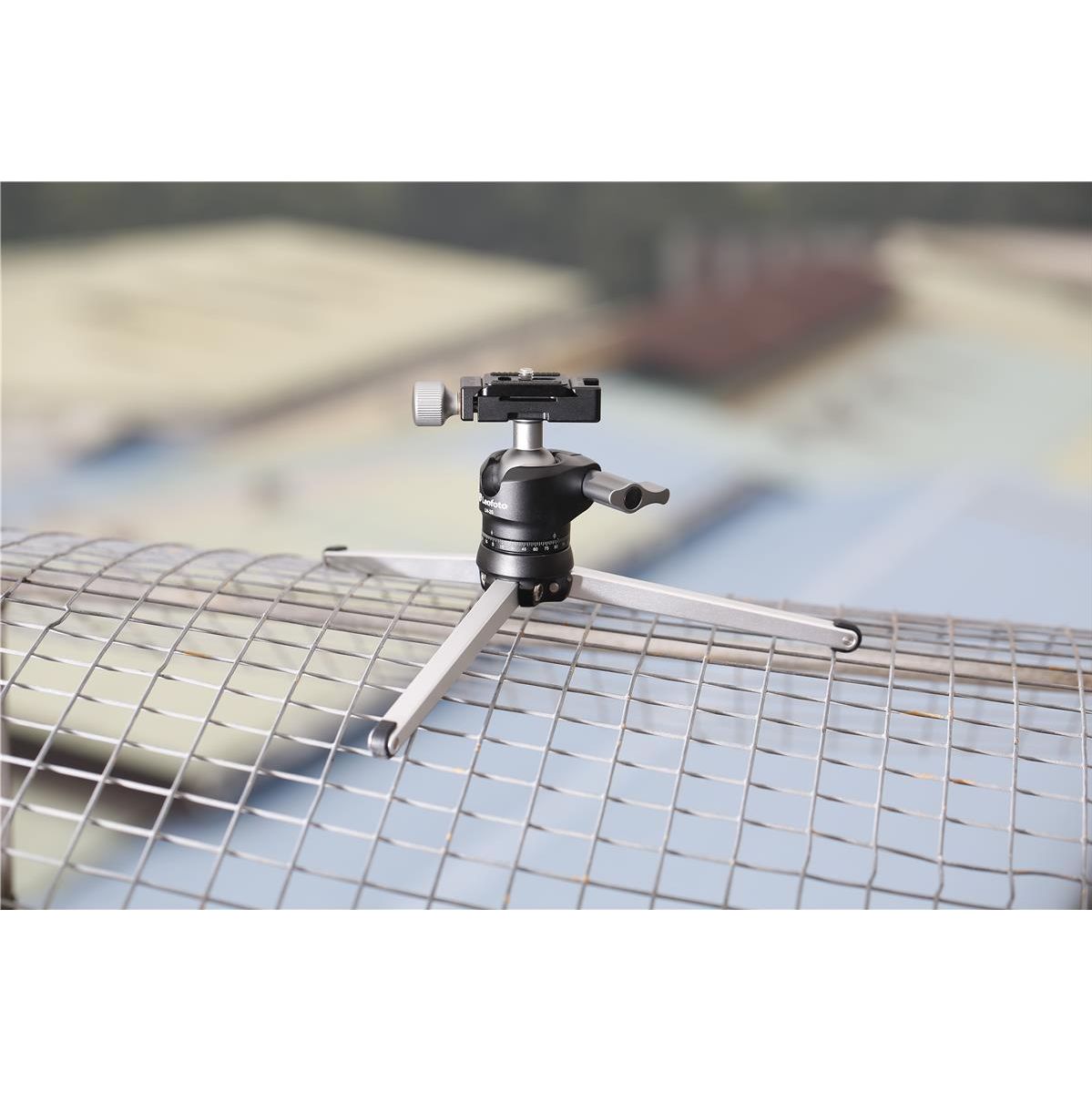 Leofoto Pocket Mini Tripod MT-01 + Ball Head LH-25 - image 4 of 5