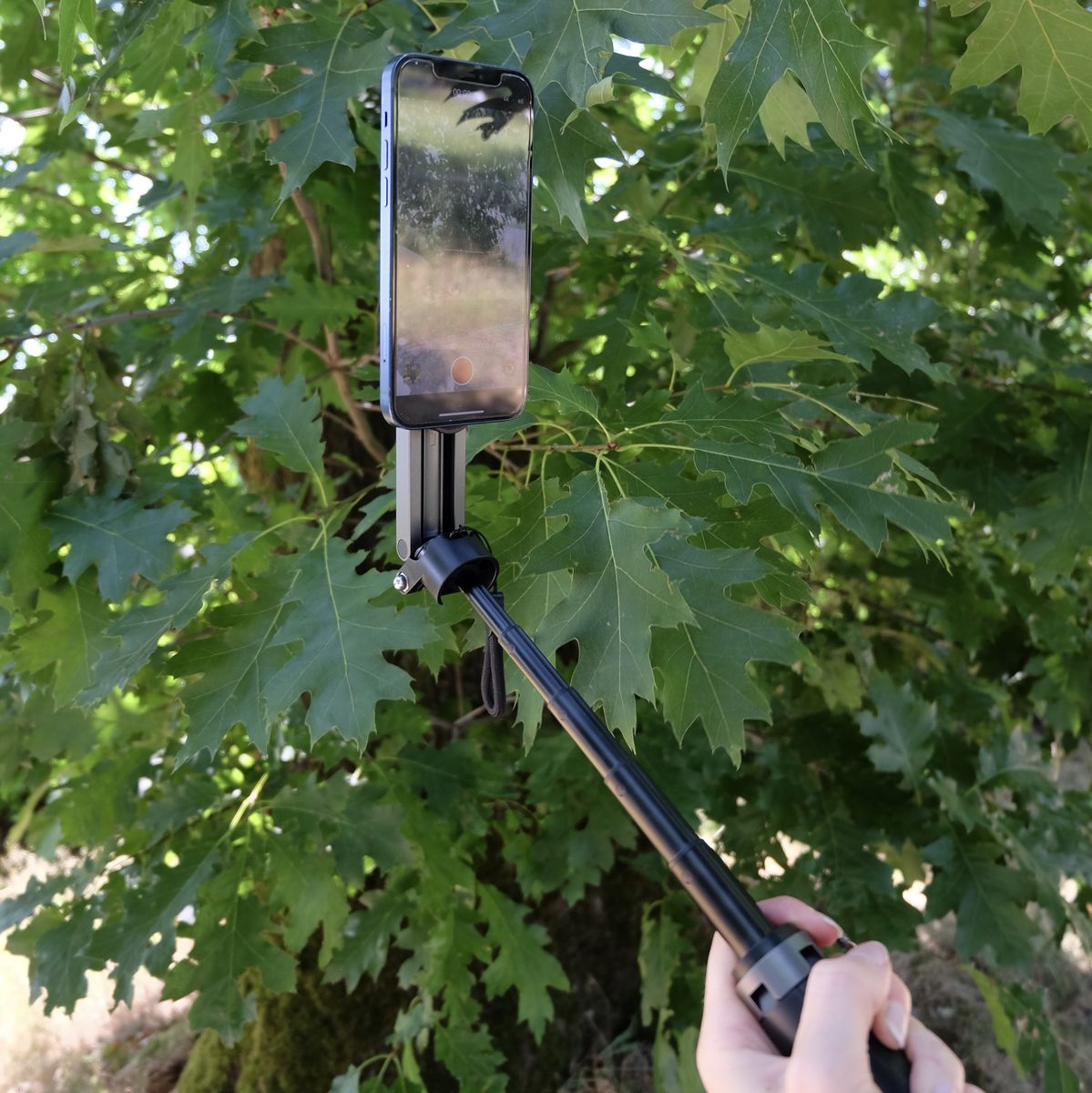 MOJOGEAR TS2 6-IN-1 Mini Selfie Tripod Grip Magetisch Black - image 4 of 5