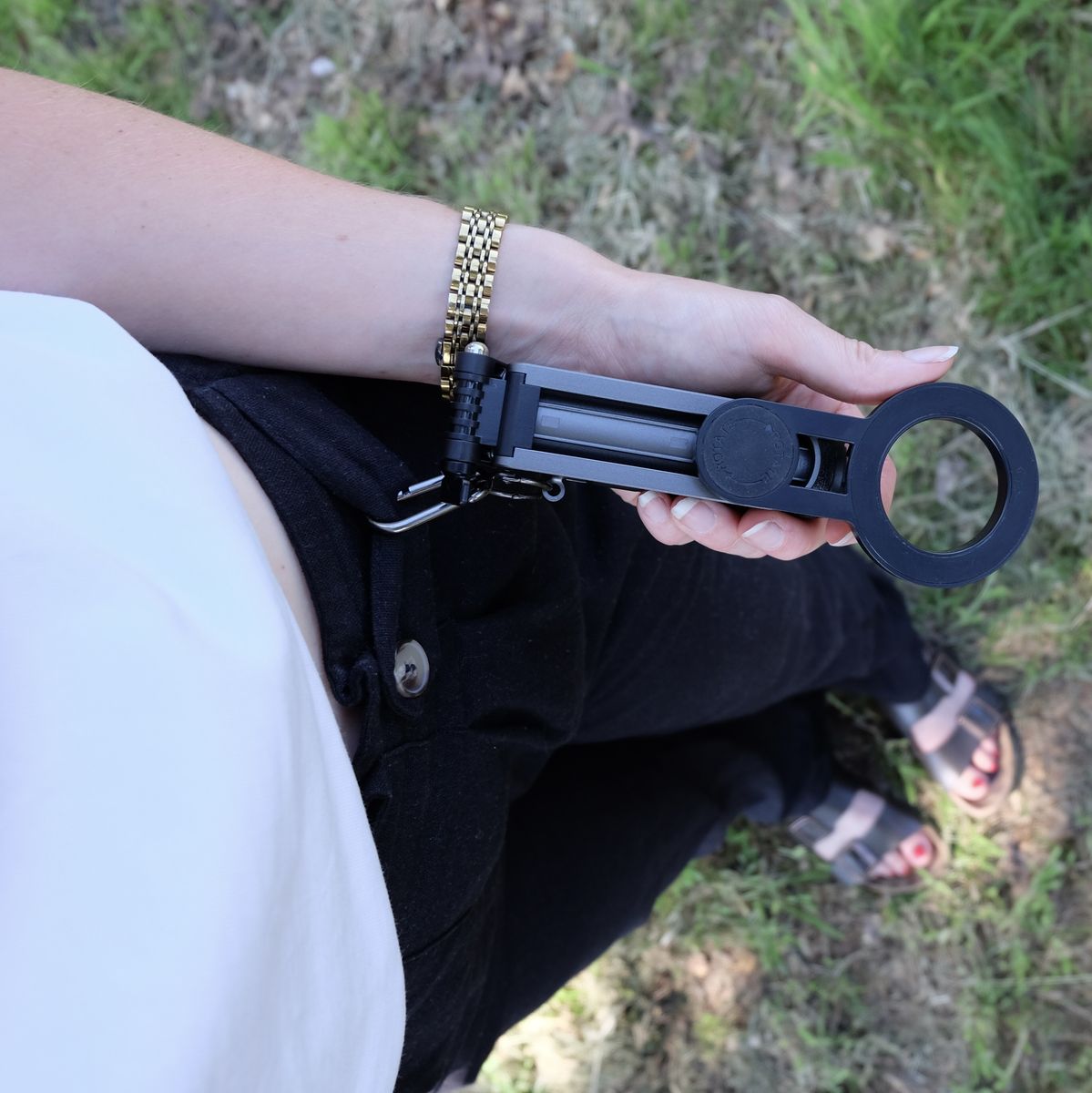 MOJOGEAR TS2 6-IN-1 Mini Selfie Tripod Grip Magetisch Black - image 5 of 5