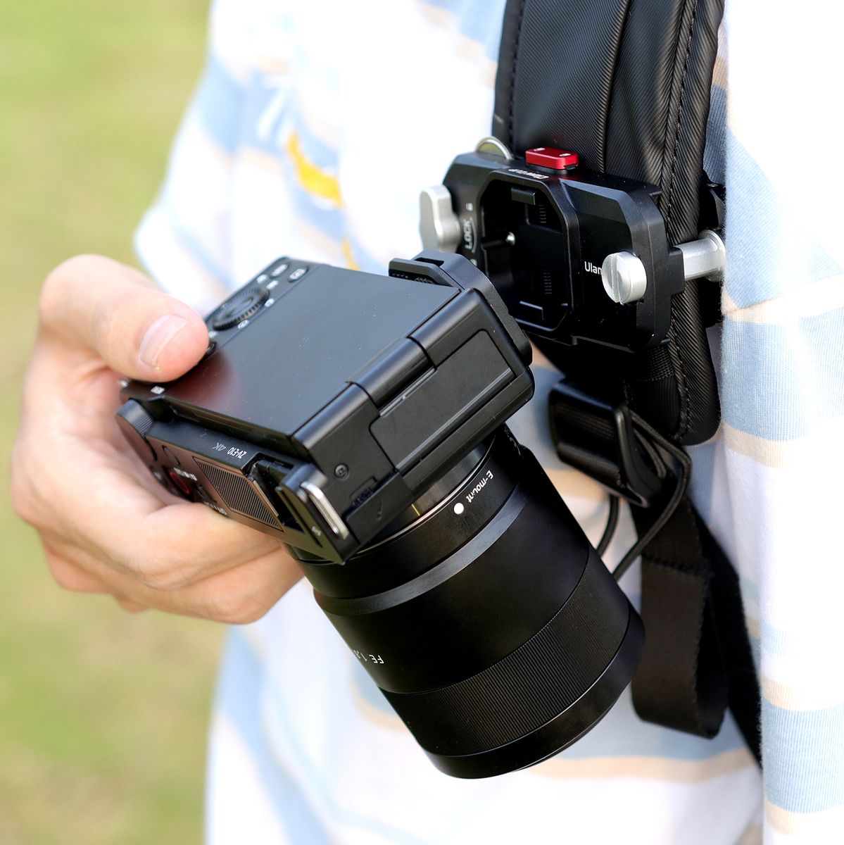 Ulanzi CLAW Quick Release Plate w/ Backpack-mount - image 2 of 2