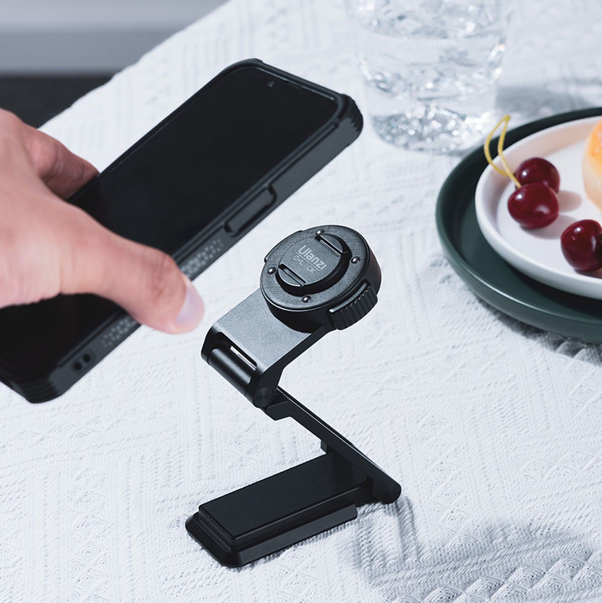 Ulanzi O-LOCK Z-Style Phone Holder - image 2 of 2