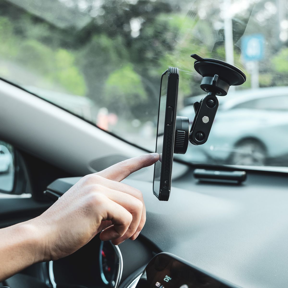 Ulanzi O-LOCK Suction Cup w/ Magic Arm For iPhone - image 2 of 2