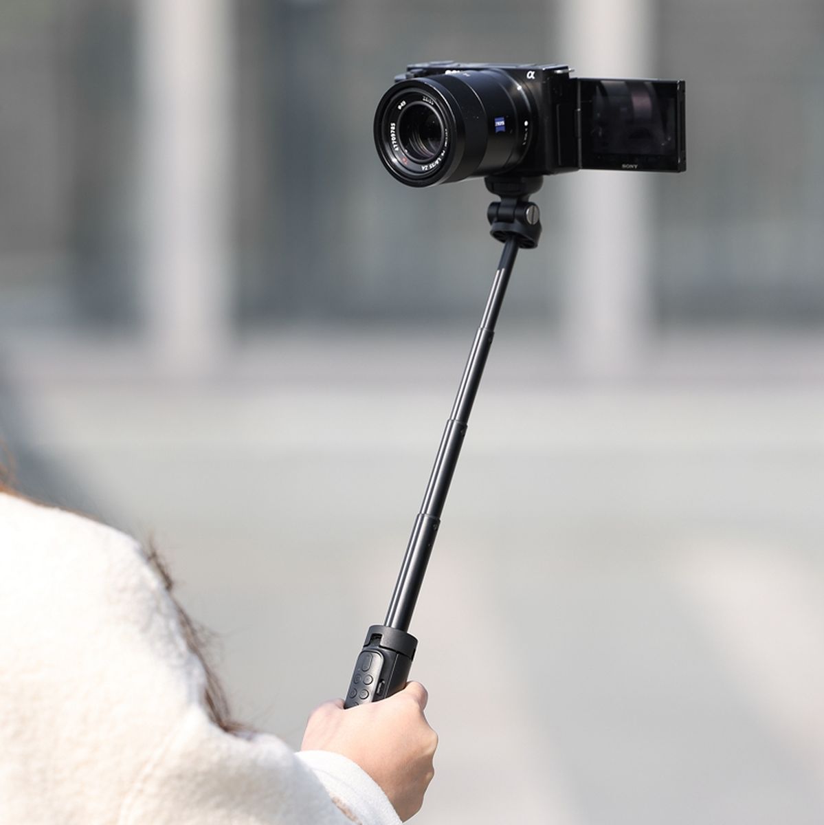 Ulanzi RMT-01 Selfie Stick Tripod / Remote Camera/smartphone - image 2 of 2