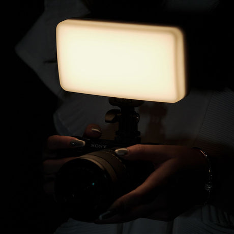 Ulanzi VL200 LED Lamp w/ Adjustable Color Temperature - image 2 of 5
